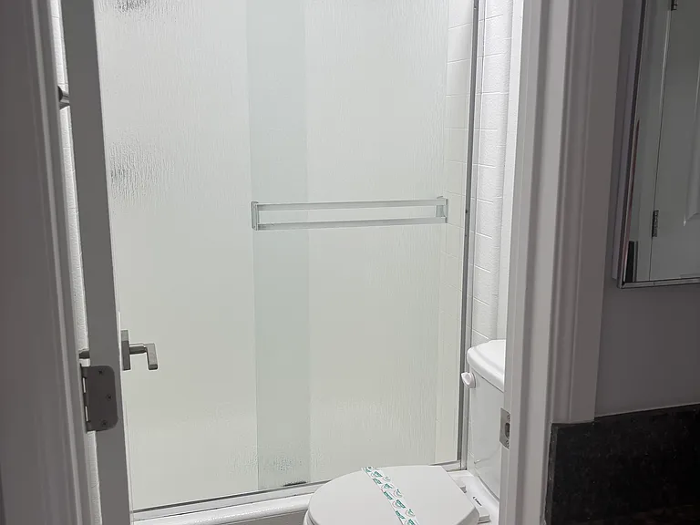2 bedroom, 2 bathroom upstairs flat apartment, master bathroom
