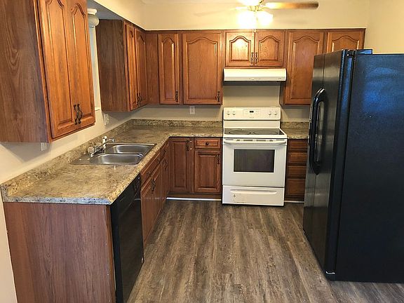 4th image of 3087 Meadowview Dr