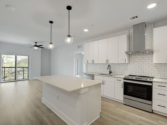 4th image of 3101 Govalle Ave Unit 319