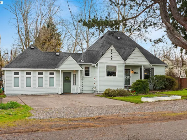 1054 NE Faloma Rd, Portland, OR 97211