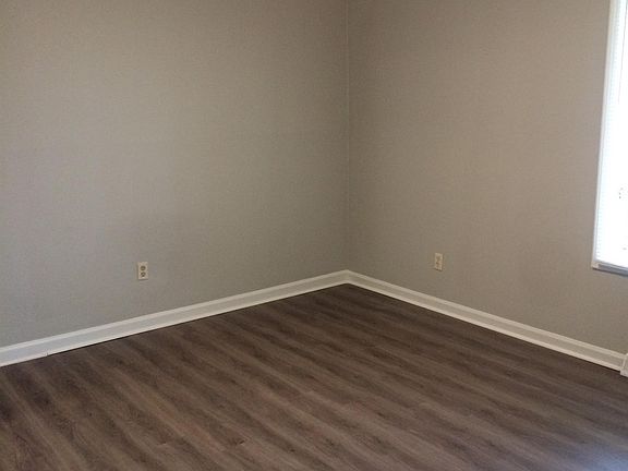 3rd image of 1649 Foxhaven Dr #9