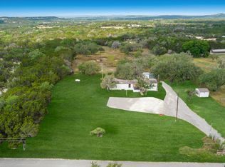 200 Spring Rd, Pipe Creek, TX 78063