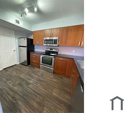 5th image of 2379 W Hazelwood St