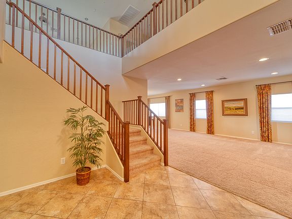 3rd image of 2927 E Eleana Ln