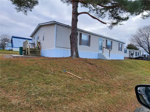 2502 Border Dr, Erie, PA 16506