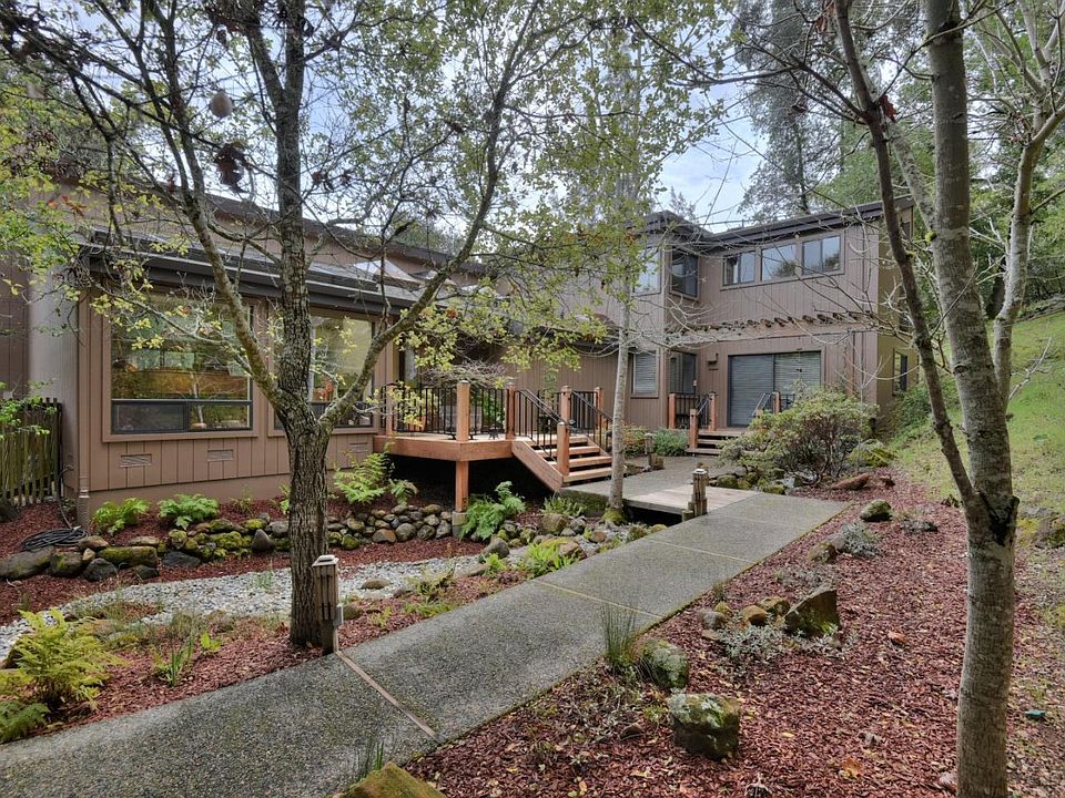 1st image of 1 Bayberry St