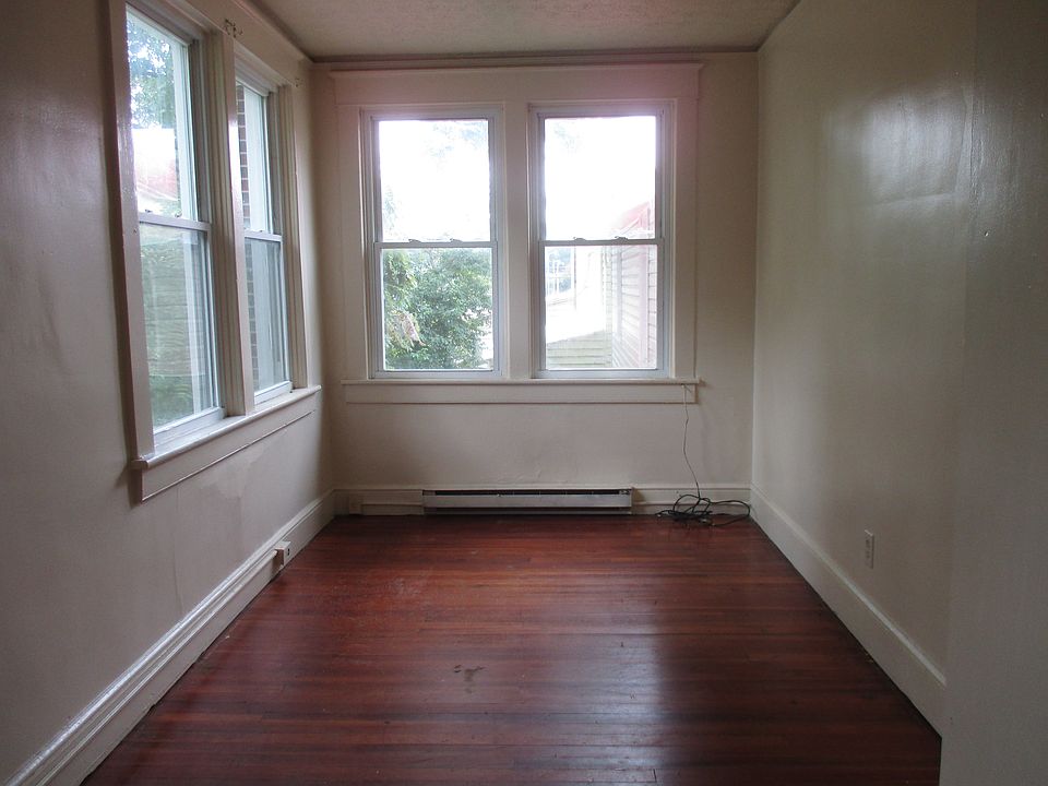 2nd image of 709 Lafayette Ave #B