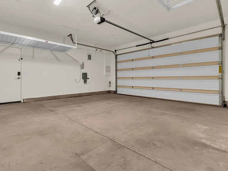 20720 Spring Mountain Rd — Photo 25