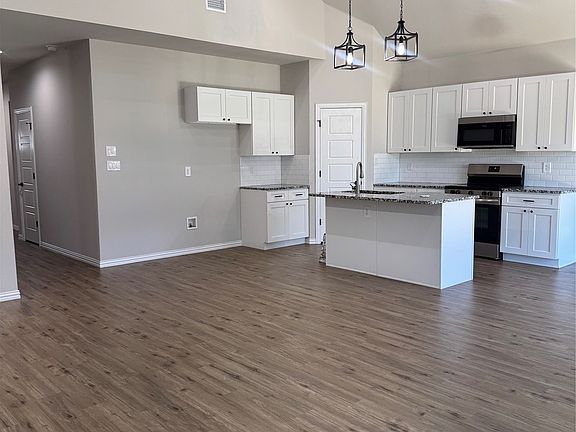 3rd image of 133 Magnolia Estates St