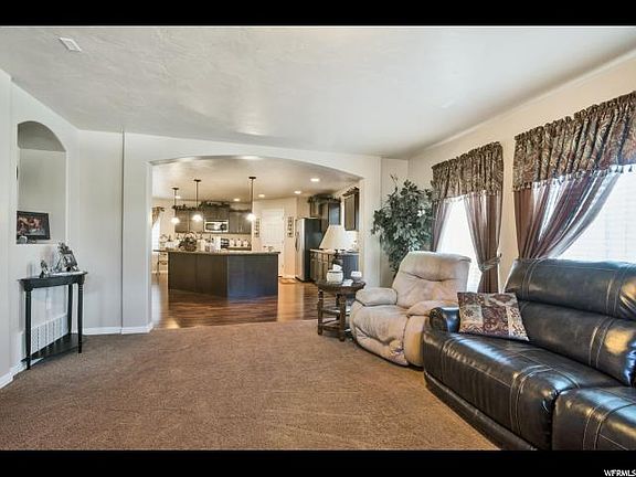 3rd image of 801 S Willow Park Dr