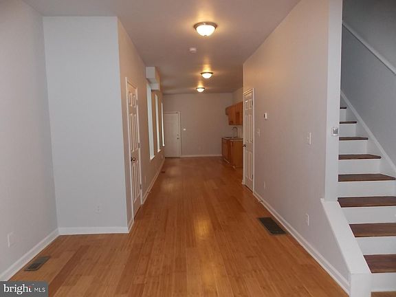 2nd image of 2417 Arlington St
