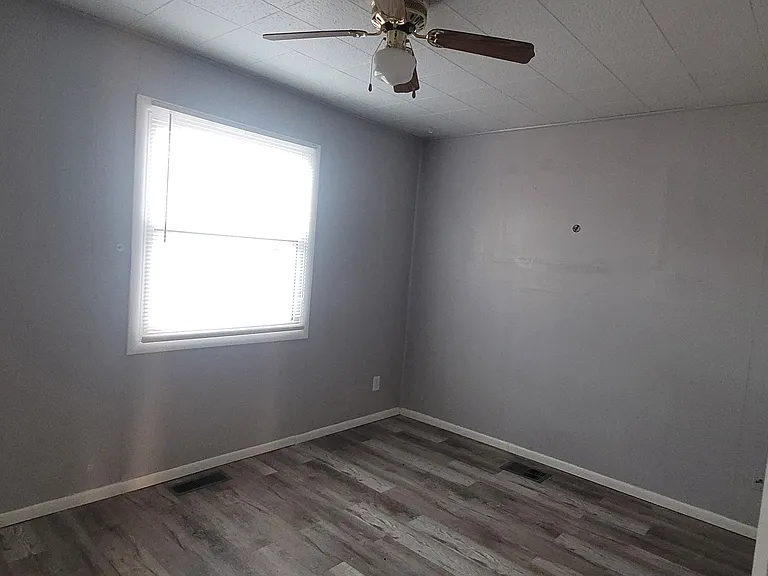 328 E Jennings St — Photo 4