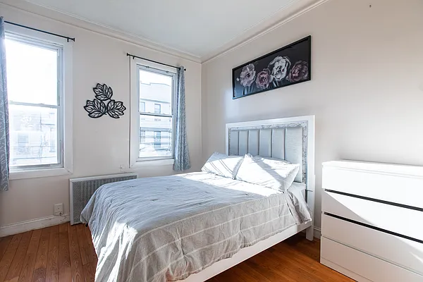 Rented by Apple Realty Group Corp | media 14