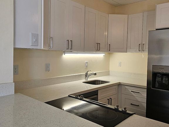 5th image of 430 Keoniana St APT 1304