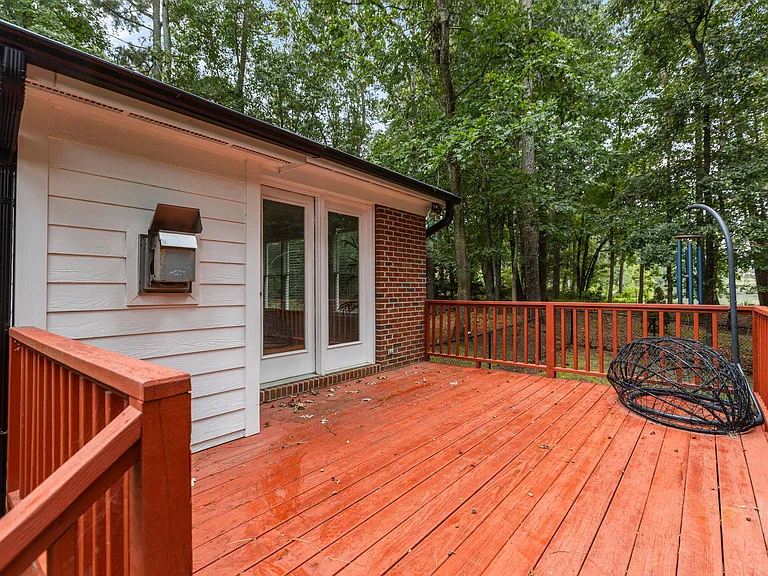 109 Oaklake Ct — Photo 36