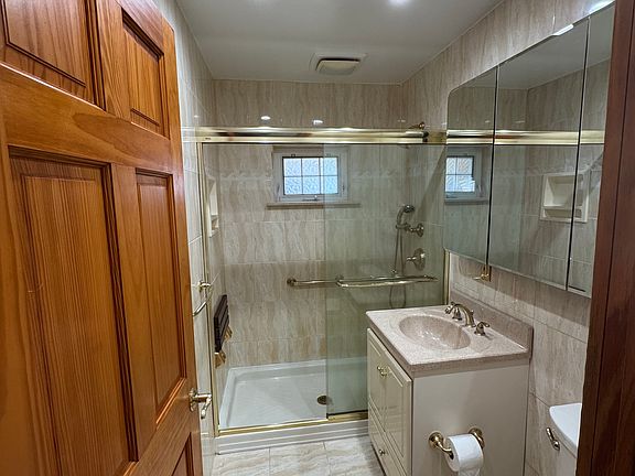 4th image of 231 Willowwood Dr