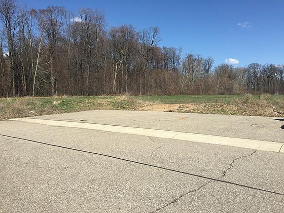 4th image of 1351 Cambridge Ln