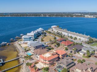 2565 Cayenne Ln, Shalimar, FL 32579