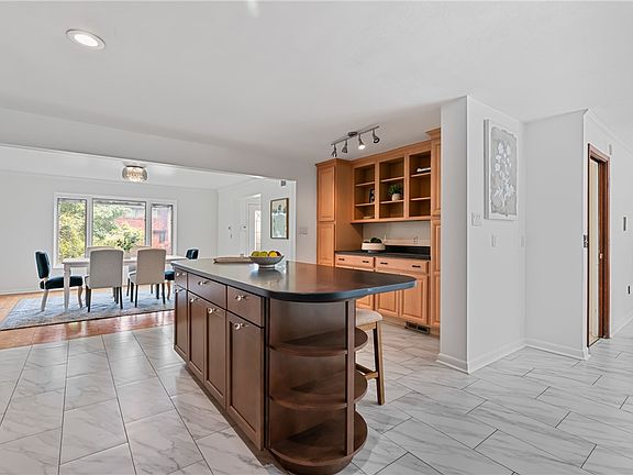4th image of 133 Hartwood Dr