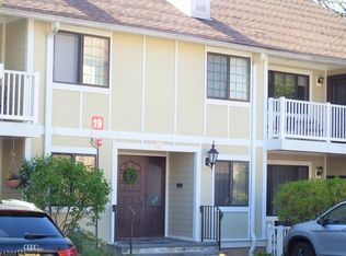 19D Foxwood Dr, Morris Plains, NJ 07950