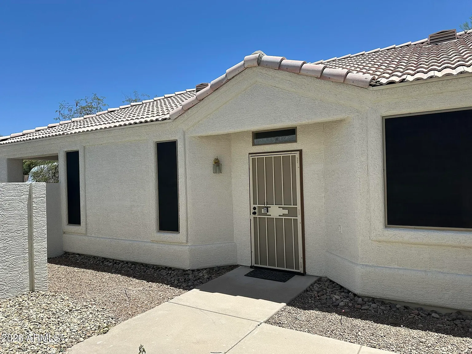 3 bed, 2.0 bath, 1356 sqft, $2,395 — Photo 2