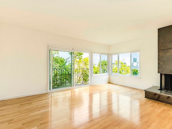 2nd image of 2080 Gough St #208