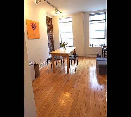 Rented by R New York | media 21