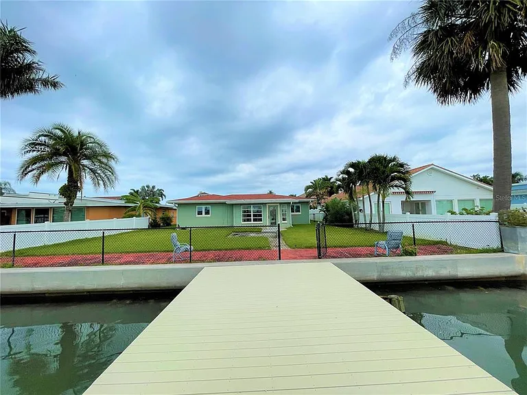 17045 Dolphin Dr — Photo 40