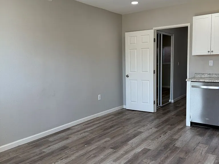 Upgraded 1BD/1BA Apartment in Lakeside, CA - 1/2 Off Move-In Special! — Photo 3