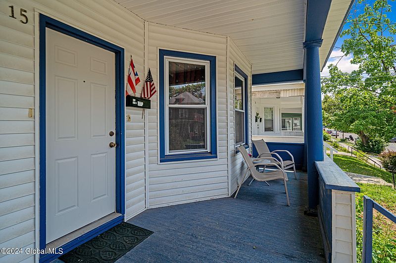 3rd image of 815 Myrtle Avenue