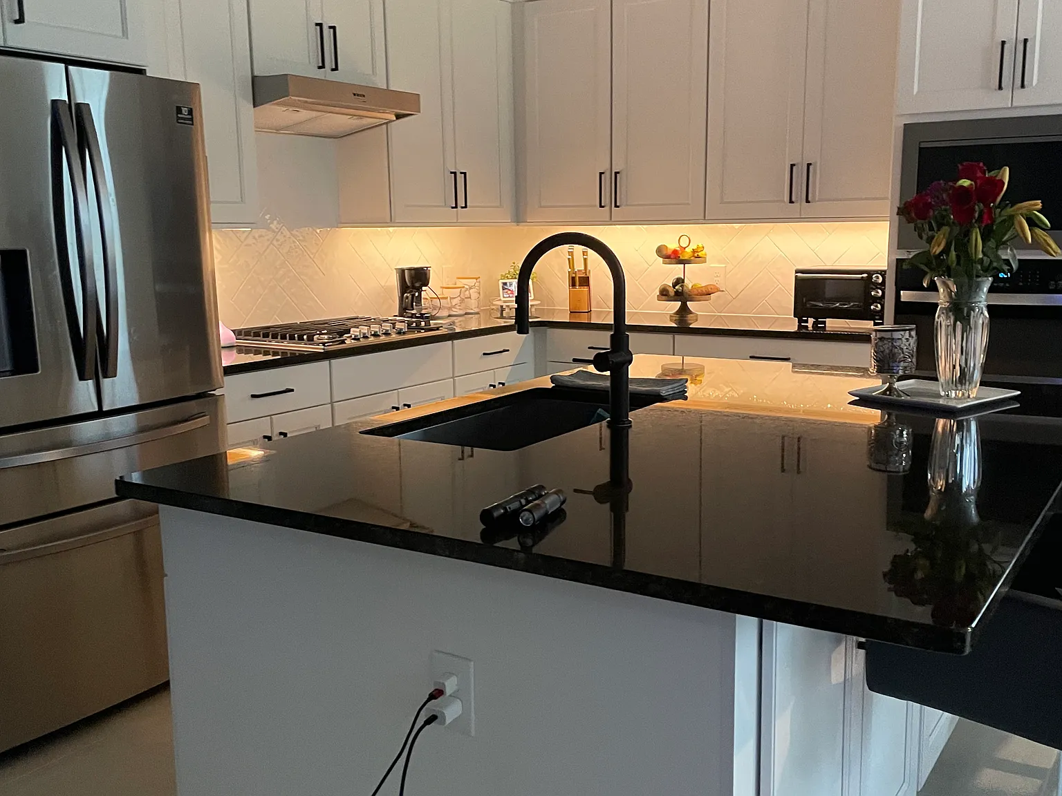 3 bed, 1844 sqft, $2,600 — Photo 2