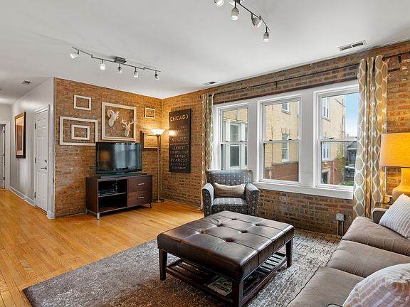 4th image of 3042 W Diversey Ave APT 1N