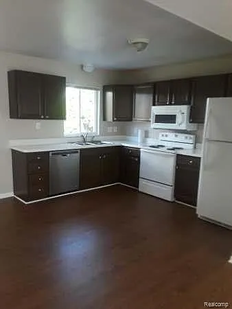 249 Lottie St #1 photo 1
