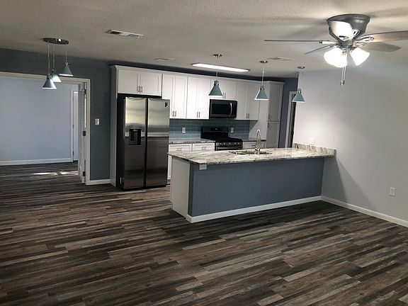 3rd image of 2042 Doyle Dr