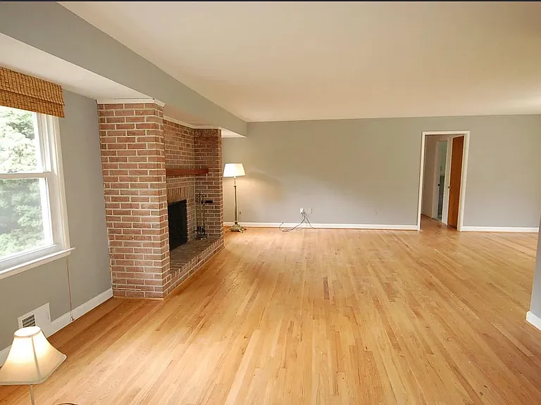 6701 Surrey Ln — Photo 4