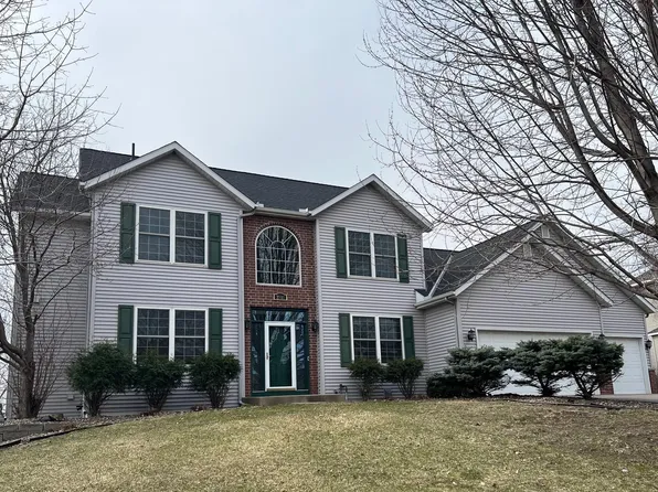 2888 Eagle Valley Dr, Woodbury, MN 55129