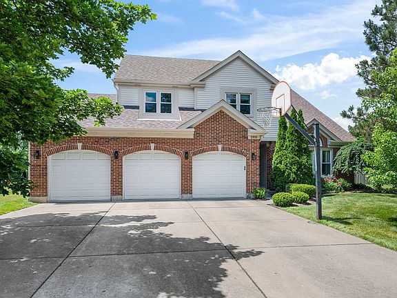 3rd image of 2955 Whispering Oaks Dr