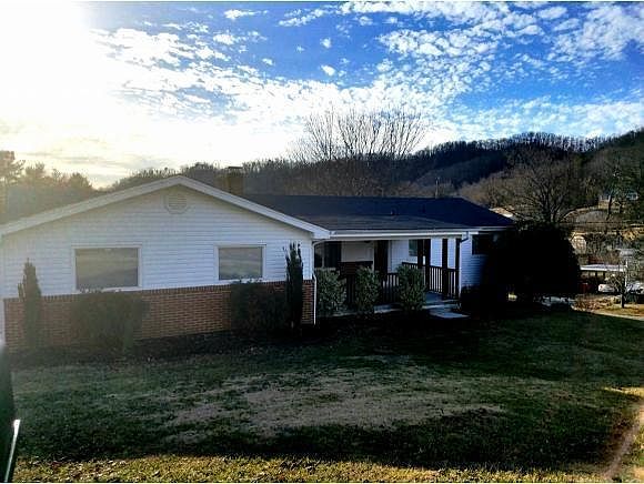 1st image of 209 Orchard Dr