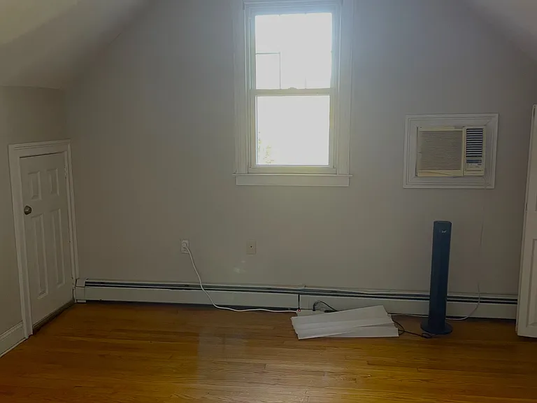 251 Whiting Ln #3 — Photo 6
