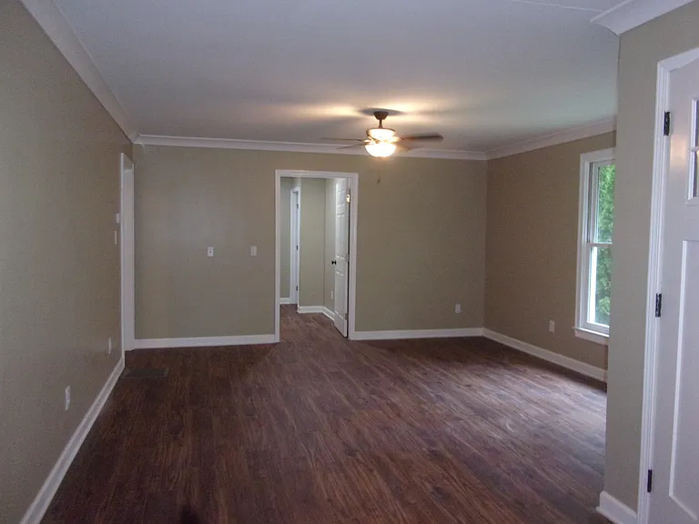 441 Dunlap St — Photo 4