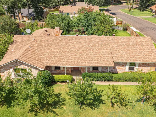 100 Kings Ln, Longview, TX 75605