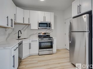 2029 N Damen Ave #3FF, Chicago, IL 60647