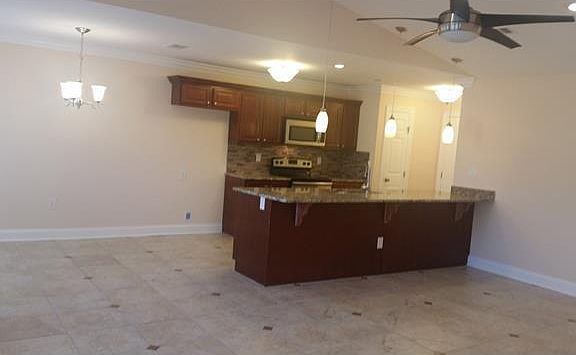 3rd image of 6991 Pinebrook Dr