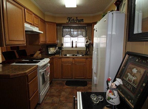 2nd image of 5614 Jeff Davis Dr
