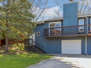 2082 S Ridge Dr, Coralville, IA 52241