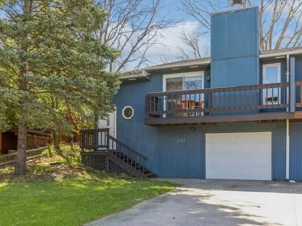 2082 S Ridge Dr, Coralville, IA 52241