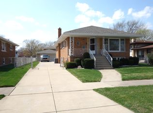 9904 S Kilbourn Ave, Oak Lawn, IL 60453