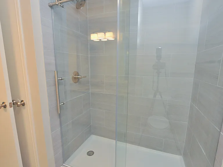 2100 Southwood Dr #13 — Photo 11