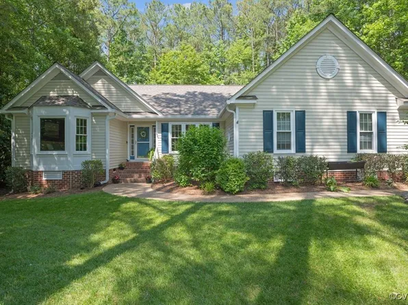 15300 Houndmaster Cir, Midlothian, VA 23112