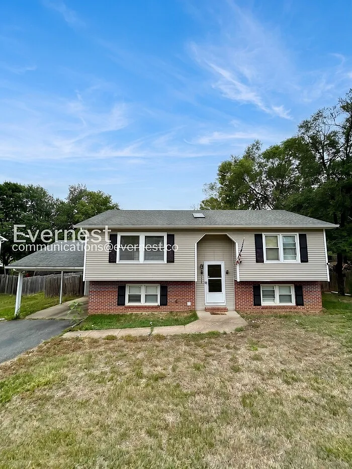 4 bed, 2.5 bath, 1995 sqft, $2,395 — Photo 1